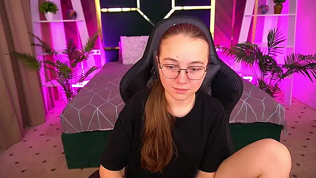 ArrinaWairr online show from 5, 11, 2025