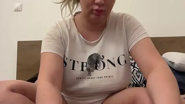 Snapshot of NellyExtraa chatting on 15, 5, 2026 NellyExtraa online show from 15, 5, 2026