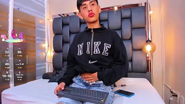 Jim twink online show from 4, 11, 2025