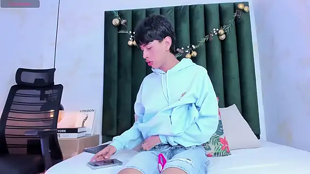 Jim twink online show from 19, 12, 2025