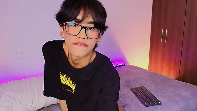 Snapshot of Jim_twink chatting on 4, 5, 2026 Jim twink online show from 4, 5, 2026