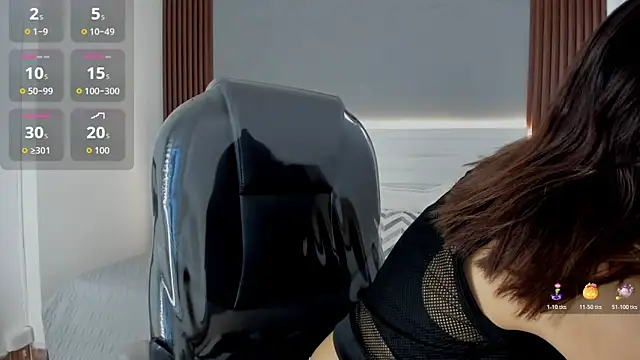 Emmy Meadows online show from 3, 11, 2025