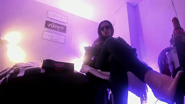 Snapshot of VidiaStons chatting on 17, 11, 2025 VidiaStons online show from 17, 11, 2025