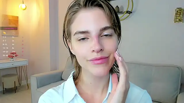 Snapshot of EleneButton chatting on 13, 9, 2025 EleneButton online show from 13, 9, 2025
