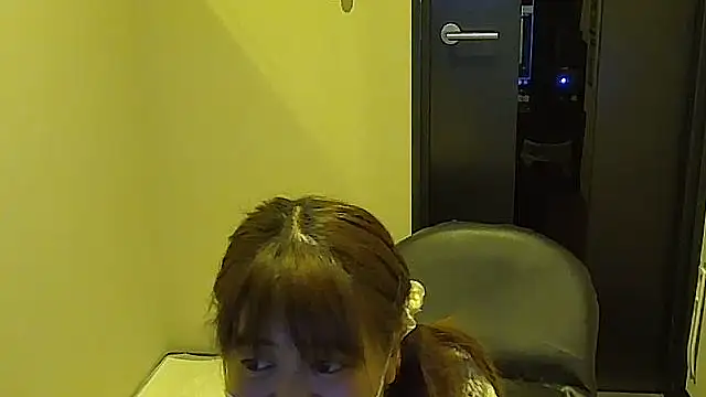 Snapshot of SAKI_saki_01 chatting on 21, 10, 2025 SAKI saki 01 online show from 21, 10, 2025