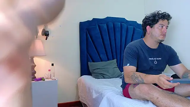 RoxyandAron2 online show from 4, 4, 2026