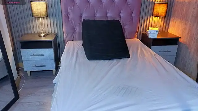 Bonnali lune online show from 23, 4, 2026