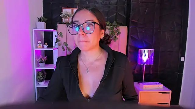 Bonnali lune online show from 31, 10, 2025