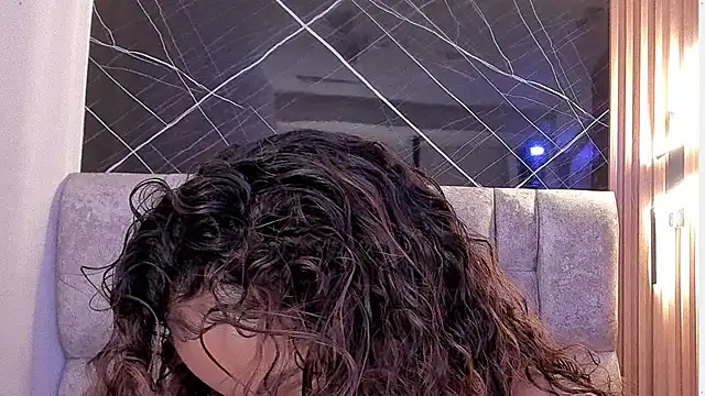 roxanne dl online show from 4, 10, 2025