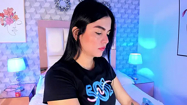 Sasha  sims   online show from 18, 11, 2025