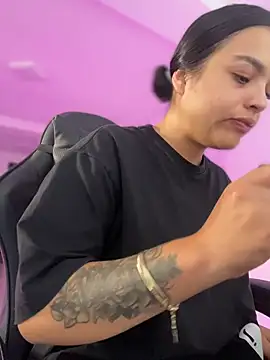 JuanitaMore01 online show from 6, 4, 2026