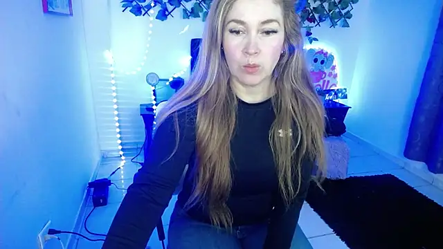 laura evans1998 online show from 7, 10, 2025