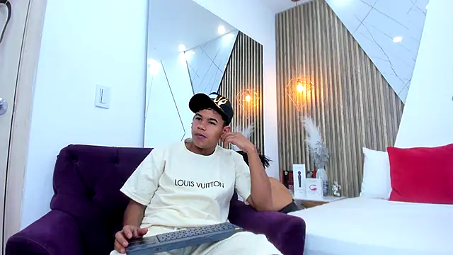 Snapshot of NatyAndCriss chatting on 26, 9, 2025 NatyAndCriss online show from 26, 9, 2025