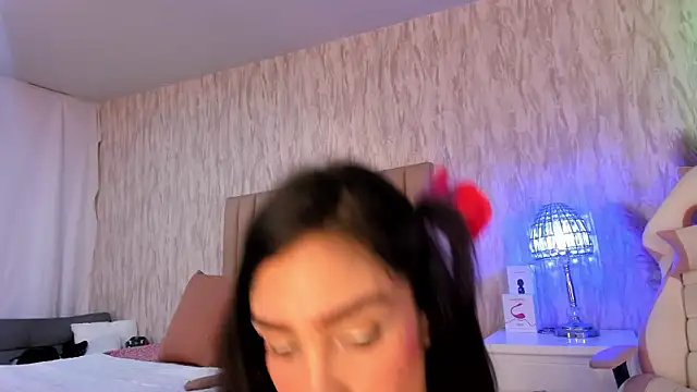 Emely florence  online show from 14, 2, 2026