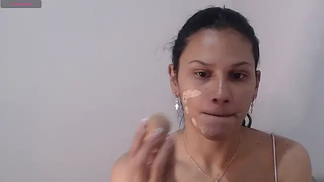 Snapshot of JessGarcia chatting on 4, 11, 2025 JessGarcia online show from 4, 11, 2025