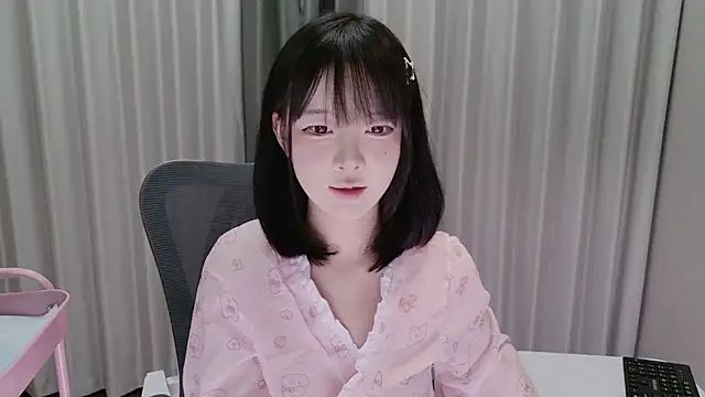 Snapshot of EnEn_xiaobao chatting on 12, 9, 2025 EnEn xiaobao online show from 12, 9, 2025