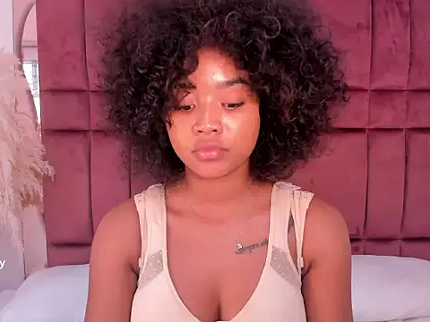 Snapshot of moesha_rey1 chatting on 19, 9, 2025 moesha rey1 online show from 19, 9, 2025