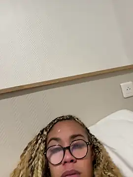 sexentrevoisin online show from 1, 3, 2026