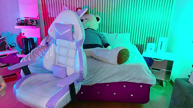  aitana 001 online show from 14, 12, 2025