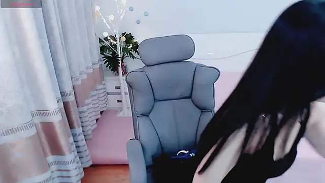 yaoyao-baby520 online show from 21, 12, 2025