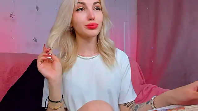 Snapshot of LisaFoxyMe chatting on 28, 5, 2026 LisaFoxyMe online show from 28, 5, 2026
