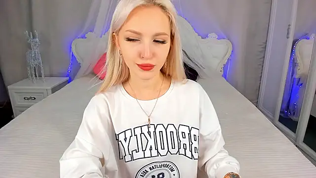 LisaFoxyMe online show from 12, 11, 2025