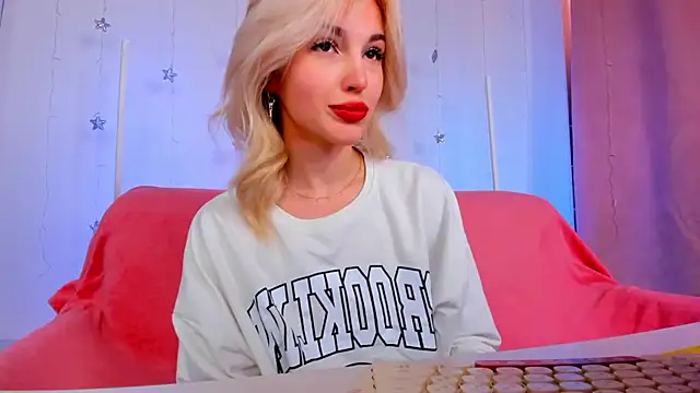 Snapshot of LisaFoxyMe chatting on 15, 5, 2026 LisaFoxyMe online show from 15, 5, 2026