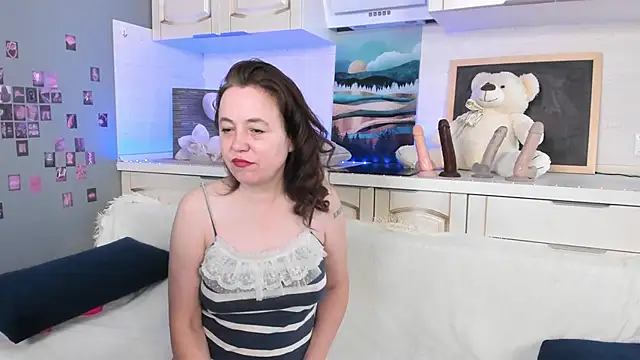 Kira Adler online show from 3, 5, 2026