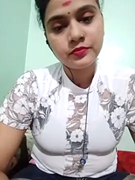 Snapshot of Kavya-Tiwari chatting on 26, 6, 2026 Kavya-Tiwari online show from 26, 6, 2026