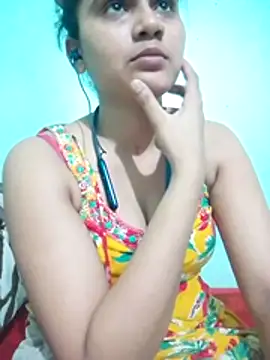 Snapshot of Kavya-Tiwari chatting on 25, 6, 2026 Kavya-Tiwari online show from 25, 6, 2026