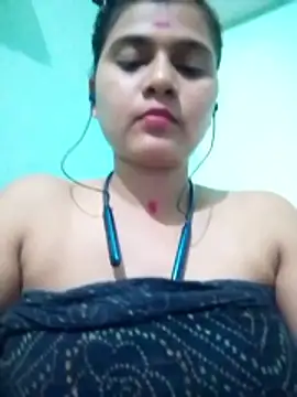 Snapshot of Kavya-Tiwari chatting on 15, 5, 2026 Kavya-Tiwari online show from 15, 5, 2026