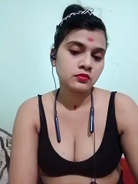 Snapshot of Kavya-Tiwari chatting on 7, 6, 2026 Kavya-Tiwari online show from 7, 6, 2026