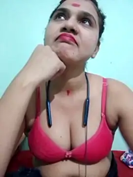 Snapshot of Kavya-Tiwari chatting on 16, 6, 2026 Kavya-Tiwari online show from 16, 6, 2026