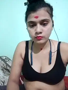 Snapshot of Kavya-Tiwari chatting on 2, 6, 2026 Kavya-Tiwari online show from 2, 6, 2026