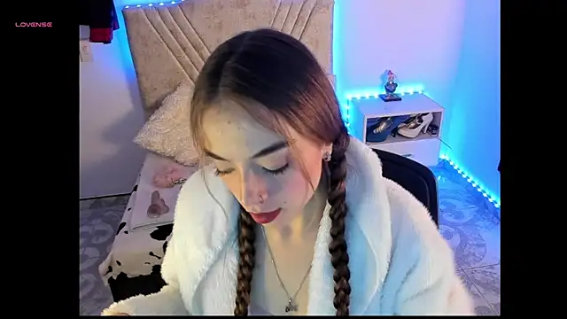 Mia Victoria22 online show from 18, 4, 2026