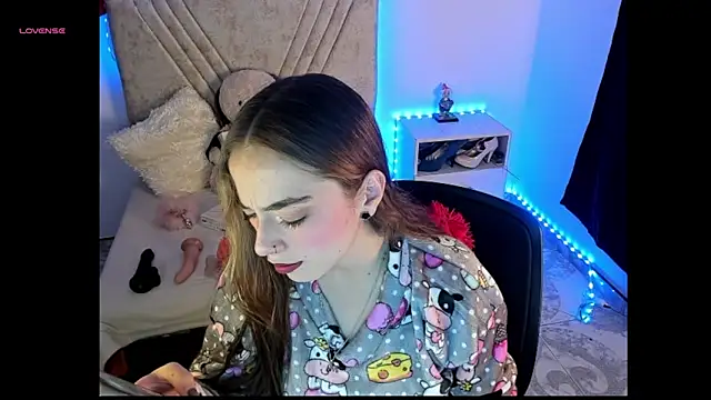 Snapshot of Mia_Victoria22 chatting on 2, 5, 2026 Mia Victoria22 online show from 2, 5, 2026