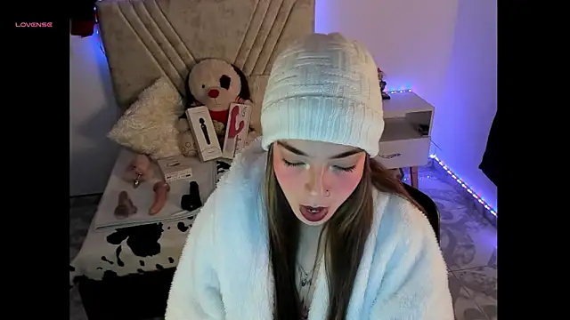 Mia Victoria22 online show from 10, 4, 2026