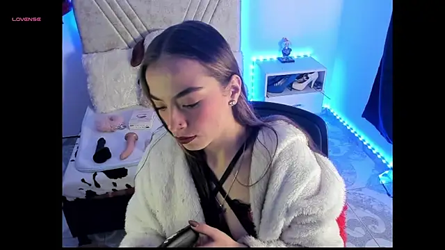 Mia Victoria22 online show from 24, 4, 2026