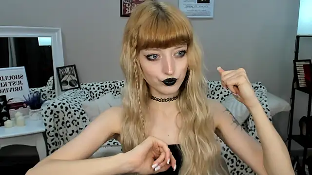 MistyMarlo online show from 21, 4, 2026