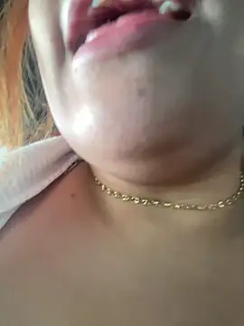 Snapshot of MacarenaRosse chatting on 21, 11, 2025 MacarenaRosse online show from 21, 11, 2025