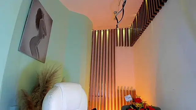 Snapshot of MacarenaRosse chatting on 12, 11, 2025 MacarenaRosse online show from 12, 11, 2025