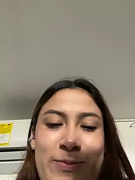 Snapshot of MacarenaRosse chatting on 19, 10, 2025 MacarenaRosse online show from 19, 10, 2025