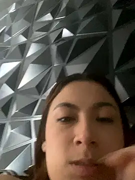 Snapshot of MacarenaRosse chatting on 21, 10, 2025 MacarenaRosse online show from 21, 10, 2025