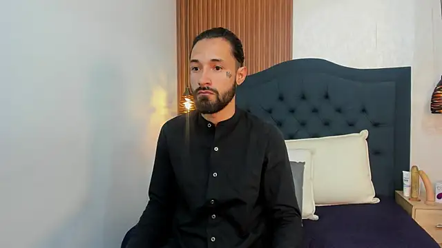 Hisoka 011 online show from 10, 2, 2026