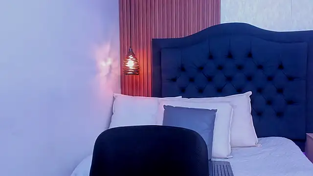 Hisoka 011 online show from 4, 4, 2026