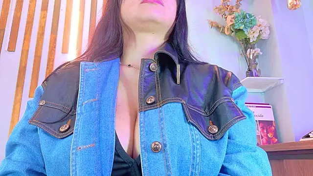 Jennifer Vega1 online show from 11, 10, 2025