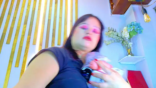 Jennifer Vega1 online show from 5, 12, 2025