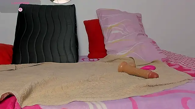Busty Bellaa online show from 18, 9, 2025