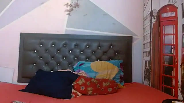 Snapshot of Kylie_Jennerr chatting on 30, 5, 2026 Kylie Jennerr online show from 30, 5, 2026