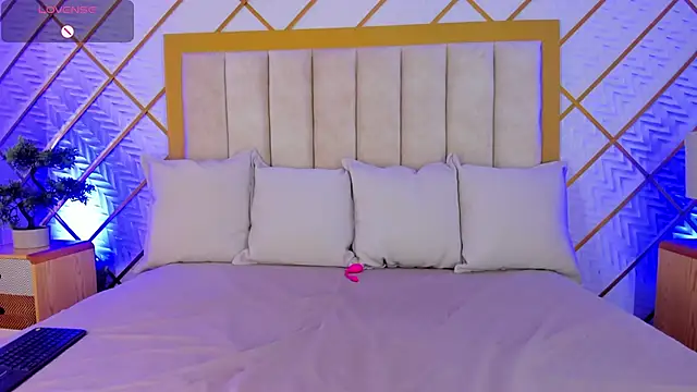 cocoamore online show from 9, 11, 2025